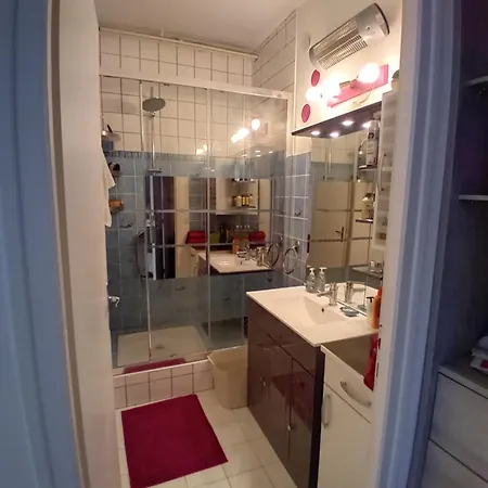 아파트 Independant